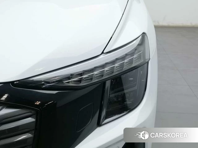 Audi Q5 e-tron 2023 Белый из Китая