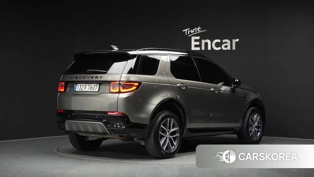 Land Rover Discovery Sports 2nd Generation 2024 Песочный из Кореи