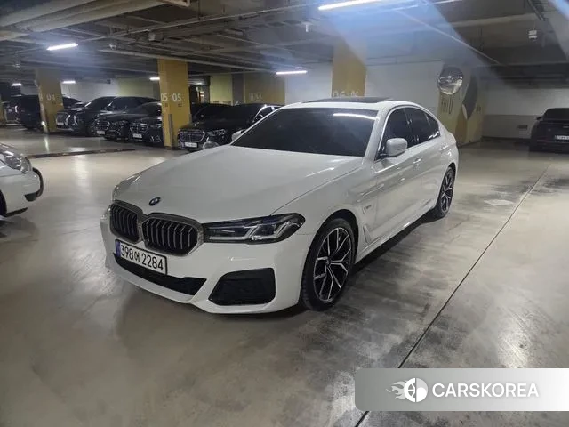 BMW 5 Series (G30) 2022 Белый из Кореи