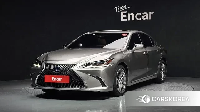 Lexus ES300h 7th generation 2019 Серебристо-серый из Кореи