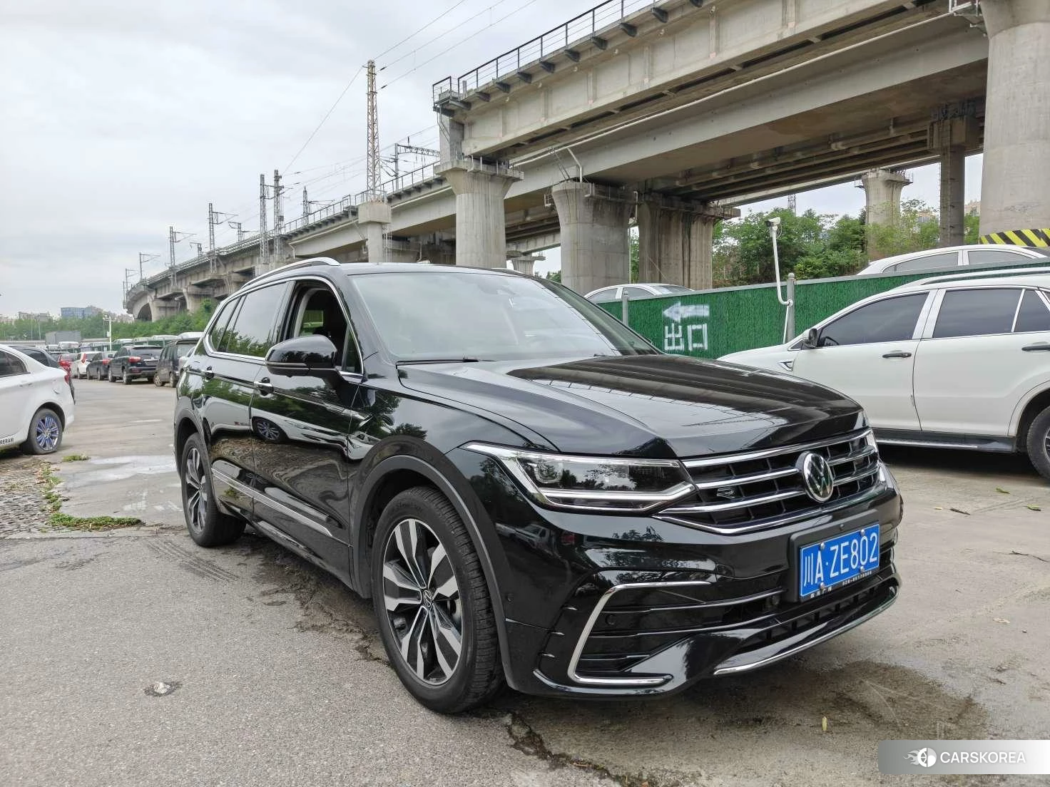 Volkswagen Tiguan L 2023 Черный из Китая