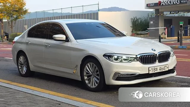 BMW 5 Series (G30) 2018 Белый из Кореи