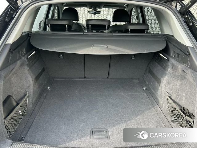 Audi Q5L 2021 Черный из Китая