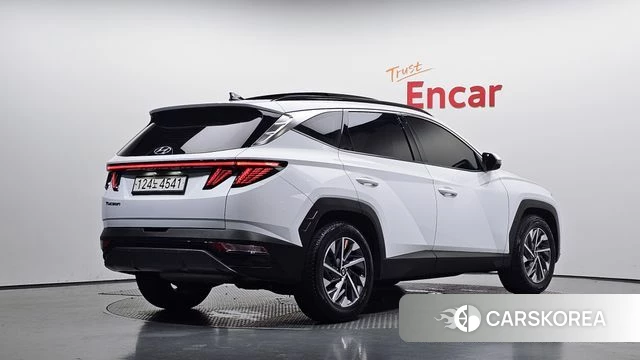 Hyundai Tucson Hybrid (NX4) 2022 Белый из Кореи