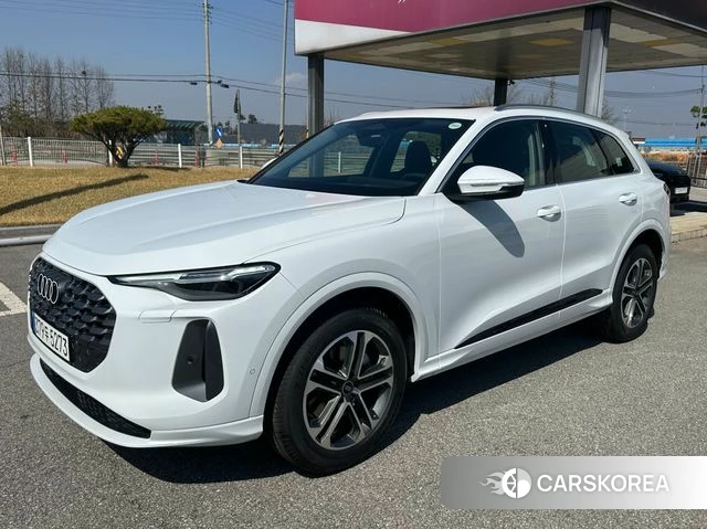 Audi Q5 (80A) 2025 Белый из Кореи