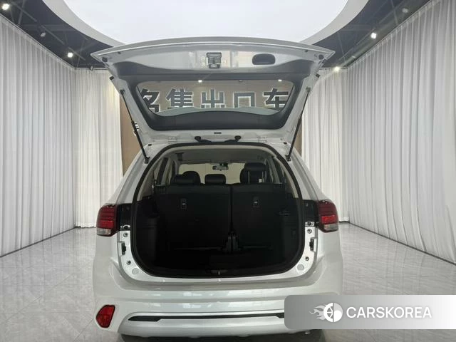 Mitsubishi  Outlander 2023 Белый из Китая