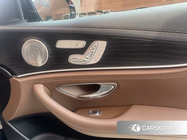 Mercedes-Benz E-class 2023 Черный из Китая