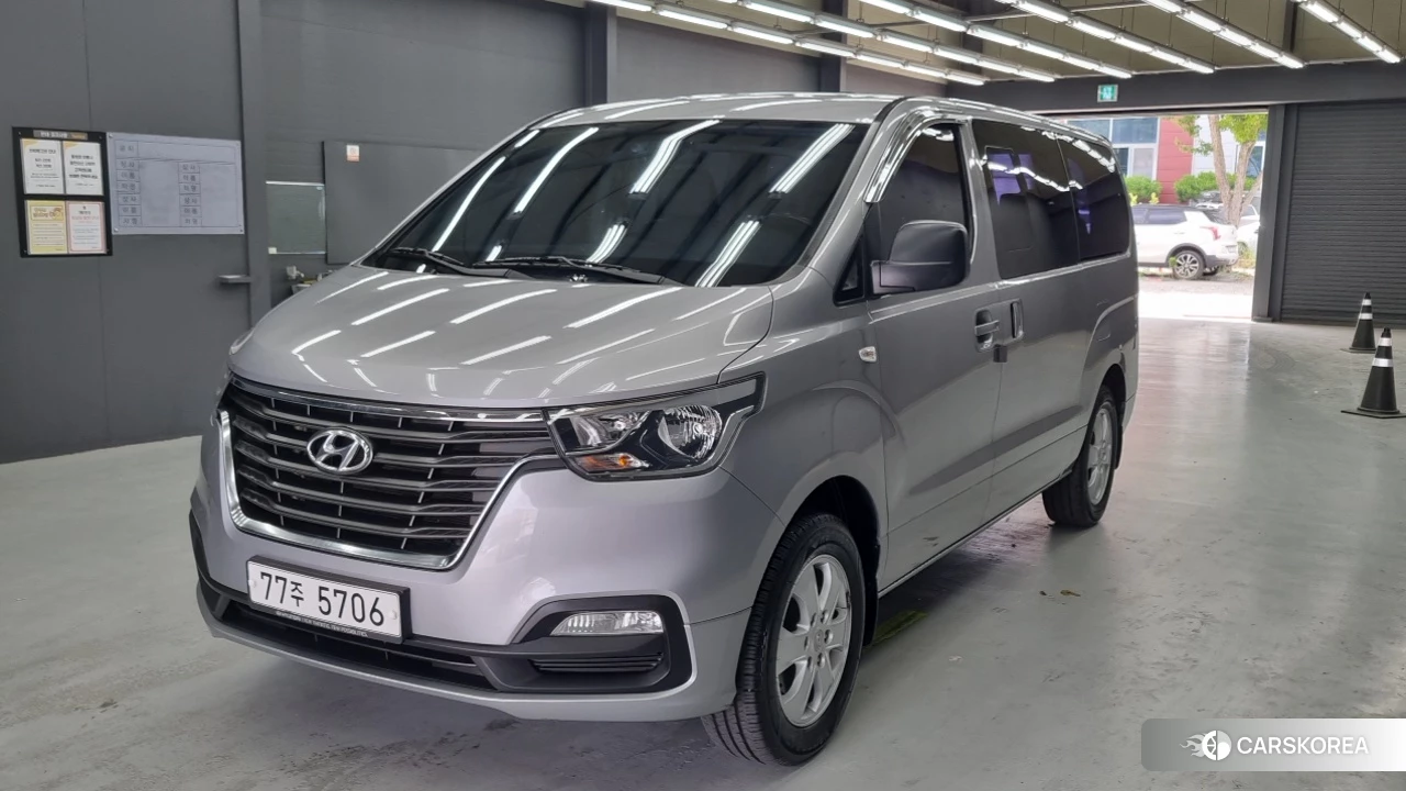 Hyundai The New Grand Starex 2018 Серебряный из Кореи