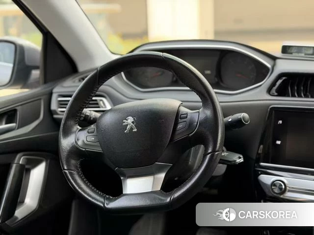 Peugeot 308 2018 Темно-серый из Китая