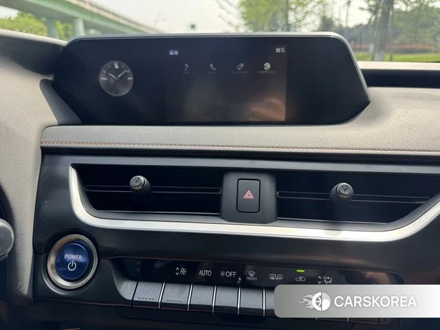 Lexus UX 2021 Зеленый из Китая