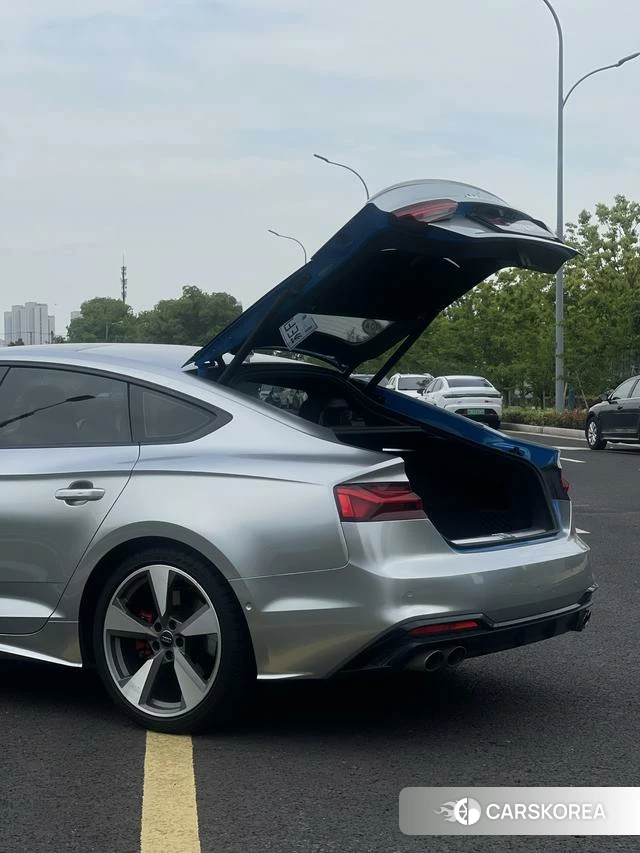 Audi S5 2021 Серебристо-серый из Китая