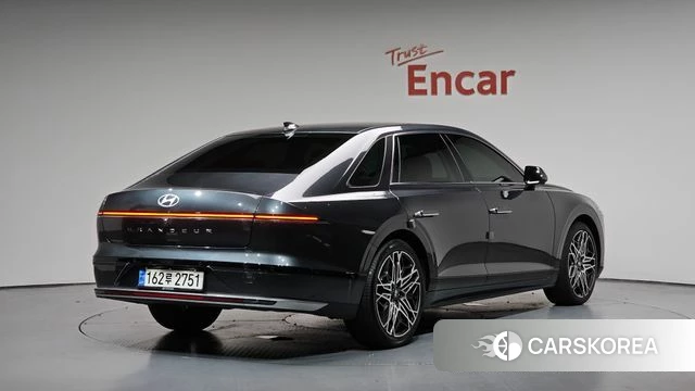 Hyundai Grandeur (GN7) 2023 Серый из Кореи