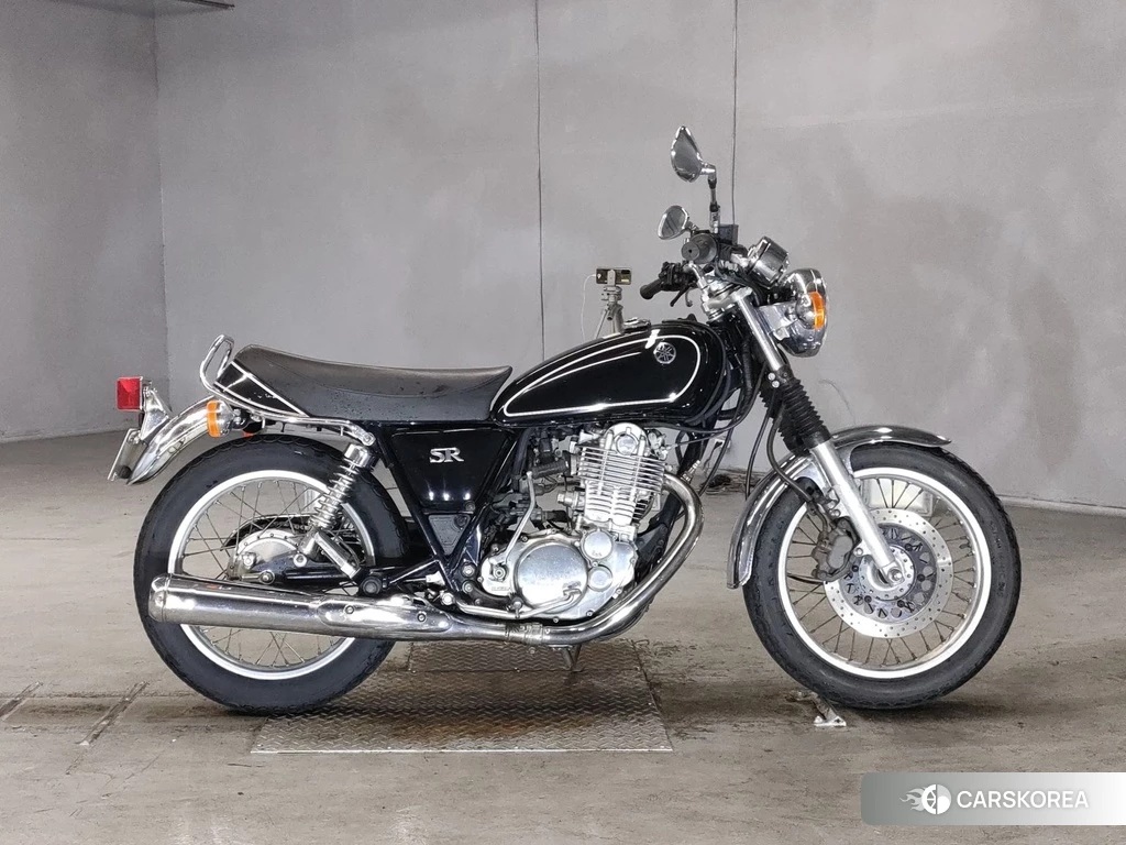Проданный Yamaha SR 400 2011 из Японии