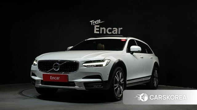 Volvo V90 Cross-Country 2019 Белый из Кореи