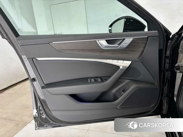 Audi A6L 2025 Черный из Китая