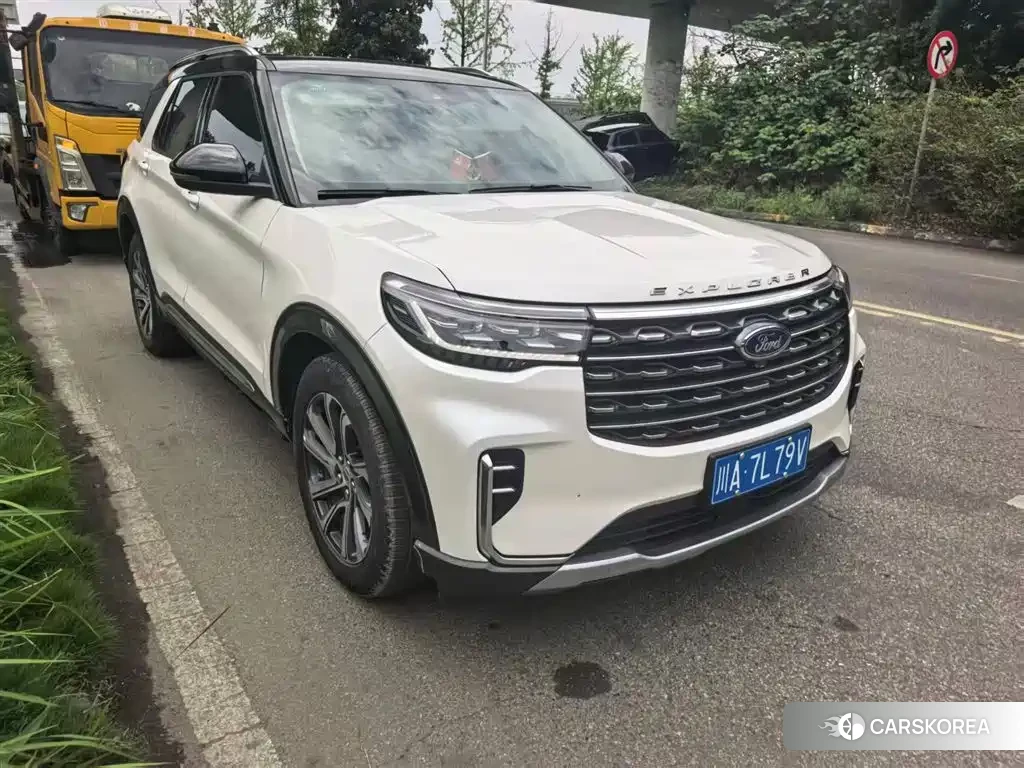 Ford Explorer 2023 Белый из Китая, фото 2