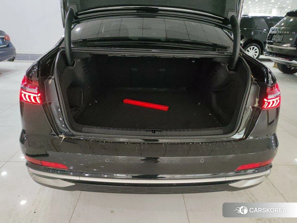 Audi A6L 2023 Черный из Китая
