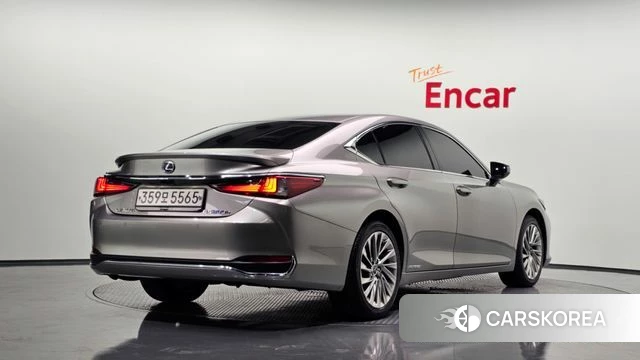 Lexus ES300h 7th generation 2020 Серебряный из Кореи