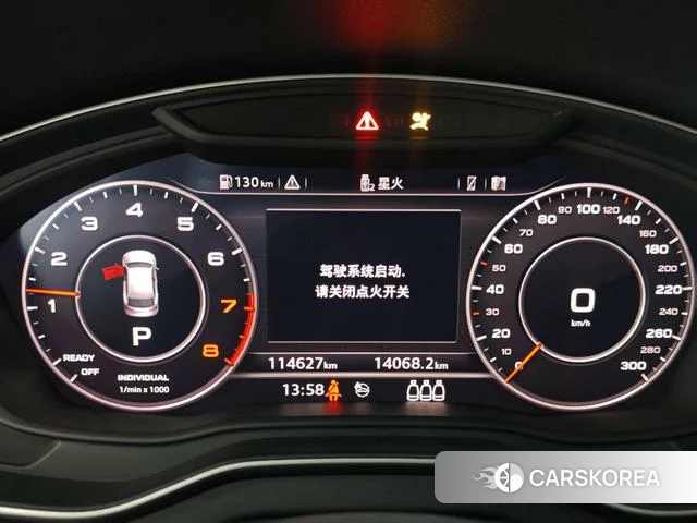 Audi Q5L 2021 Черный из Китая
