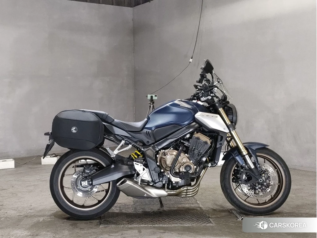 Проданный Honda CB650R 2022 из Японии