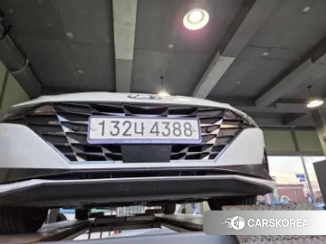 Hyundai Avante Hybrid (CN7) 2022 Белый из Кореи