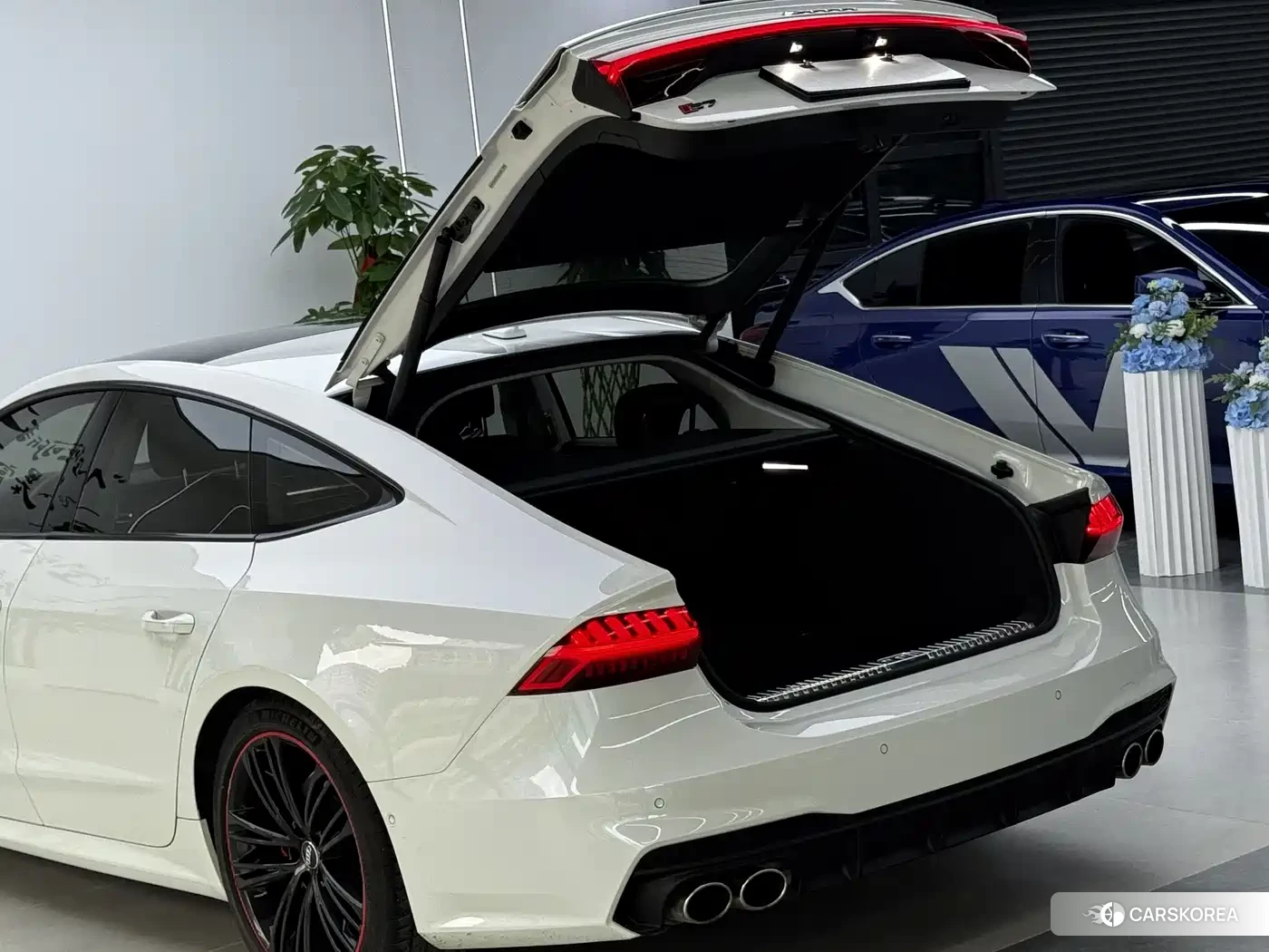 Audi A7 2019 Белый из Китая, фото 2