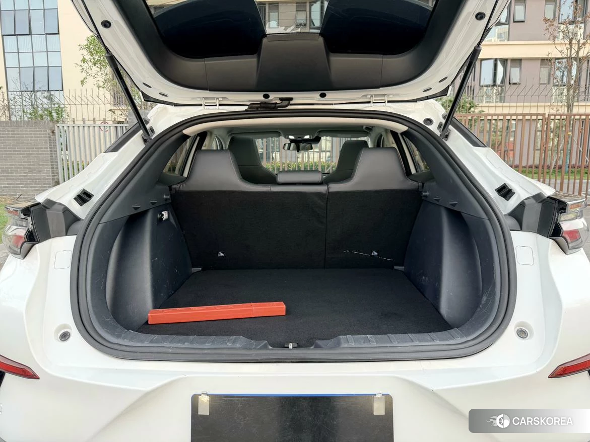 Chang'an UNI-T 2020 Белый из Китая