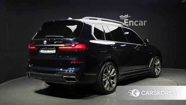 BMW X7 (G07) 2022 Черный из Кореи