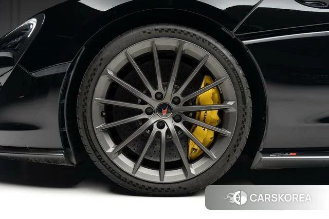 McLaren 570S 2019 Черный из Китая