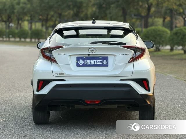 Toyota C-HR 2020 Белый из Китая