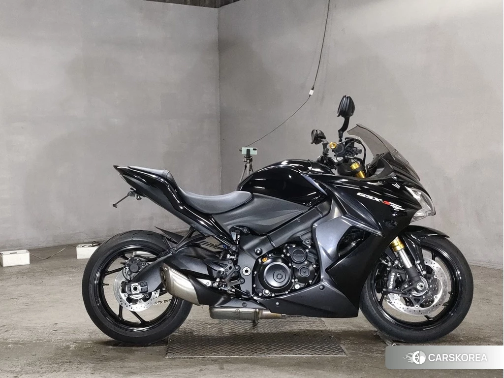 Проданный Suzuki GSX-S1000F 2017 из Японии