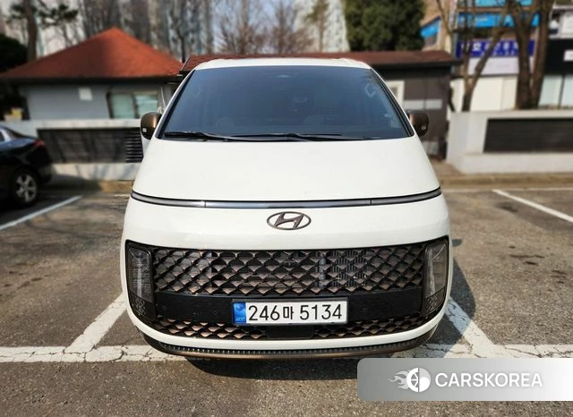 Hyundai Staria 2023 Белый из Кореи