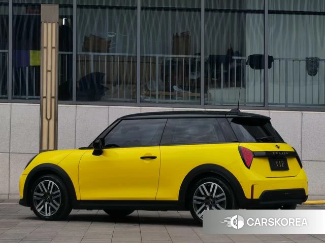 MINI Unknown 2025 Желтый из Китая