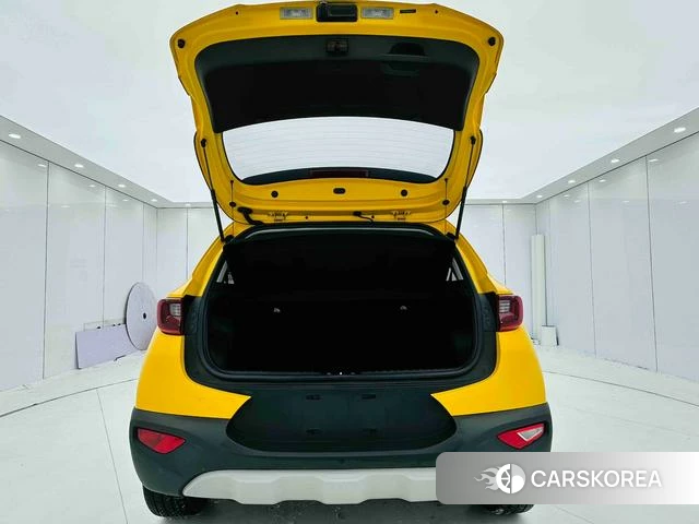 Kia Yi Ran 2022 Желтый из Китая