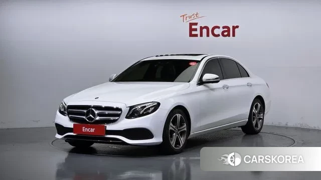 Mercedes-Benz E-Class W213 2018 Белый из Кореи