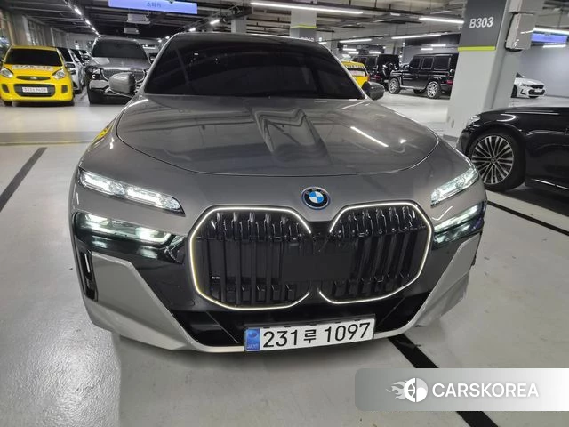 BMW 7 Series (G70) 2024 Серый из Кореи