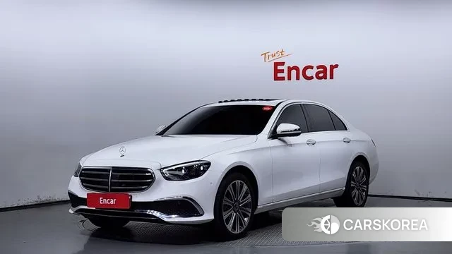 Mercedes-Benz E-Class W213 2023 Белый из Кореи