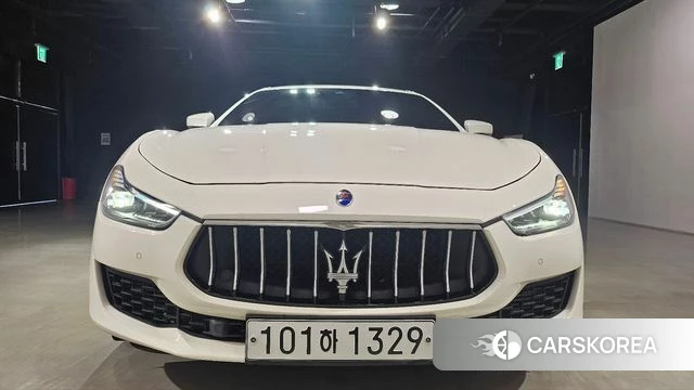 Maserati Ghibli 2020 Белый из Кореи