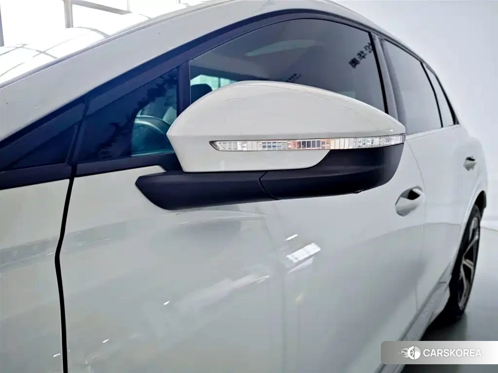 Audi Q4 e-tron 2022 Белый из Китая
