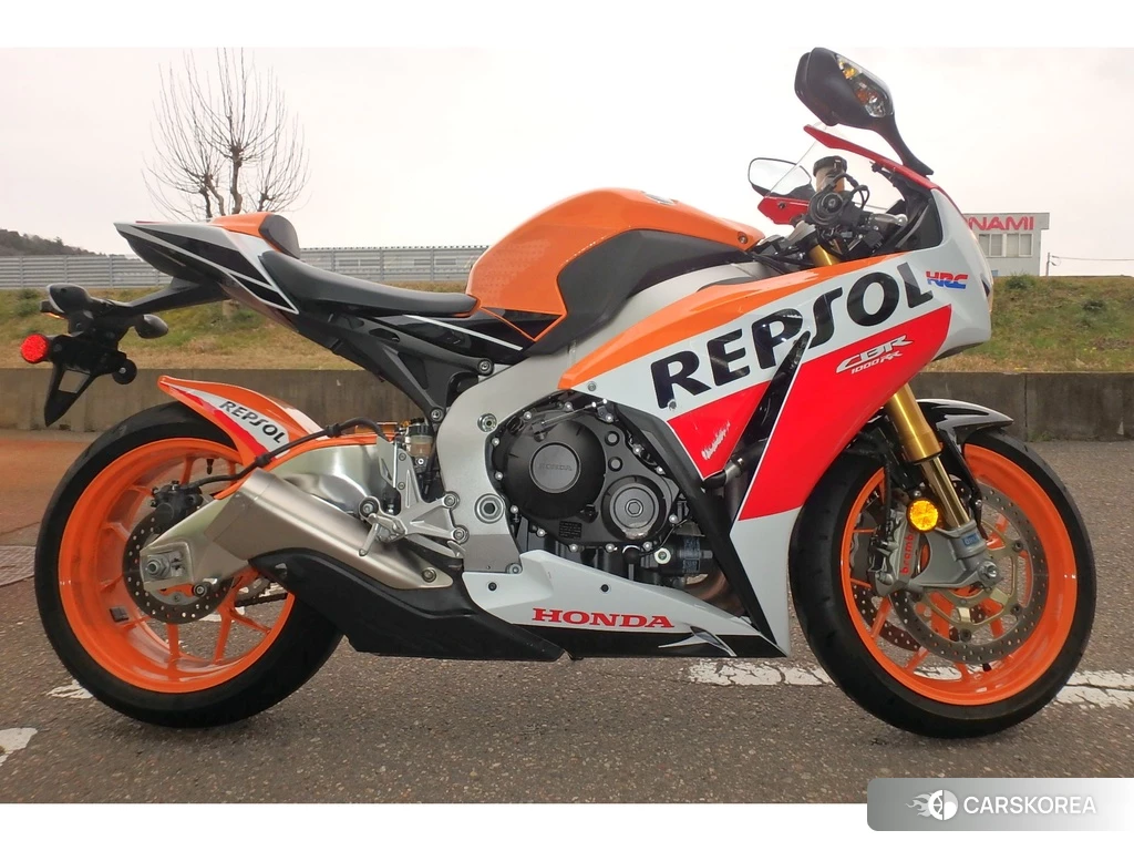 Проданный Honda CBR1000RR 2018 из Японии, фото 2