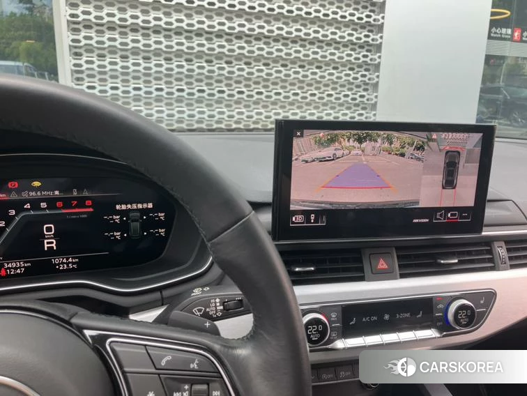 Audi A4L 2021 Темно-серый из Китая