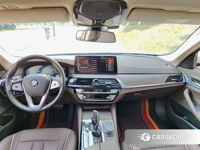 BMW 5 series 2021 Шампань из Китая
