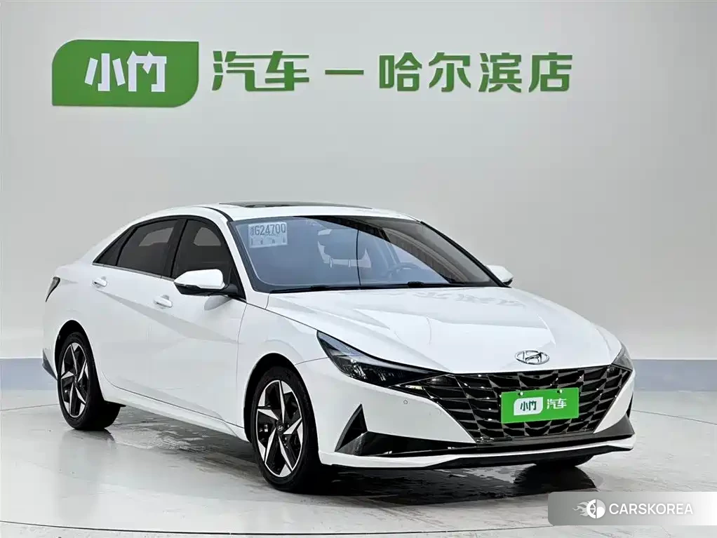 Hyundai Elantra 2022 Белый из Китая
