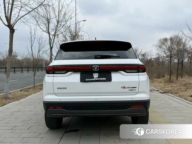Chang'an CS35 PLUS 2023 Белый из Китая