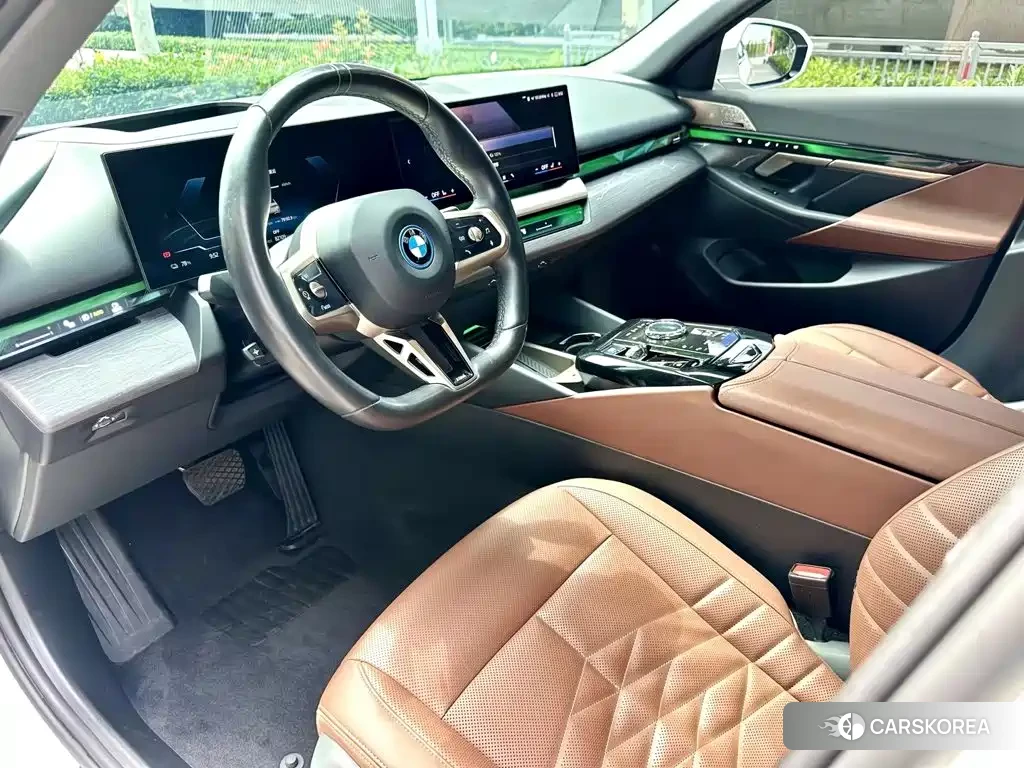 BMW i5 2024 Белый из Китая