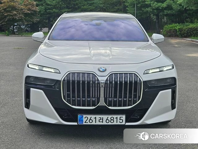 BMW 7 Series (G70) 2024 Белый из Кореи