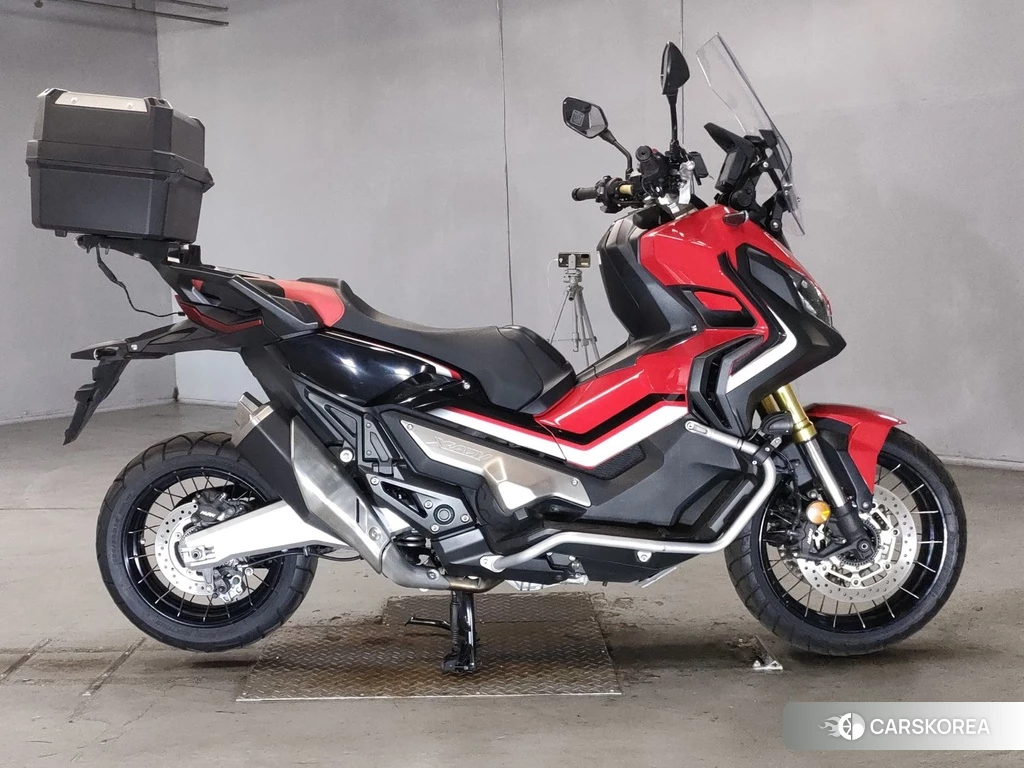 Проданный Honda X-ADV 750 2017 из Японии