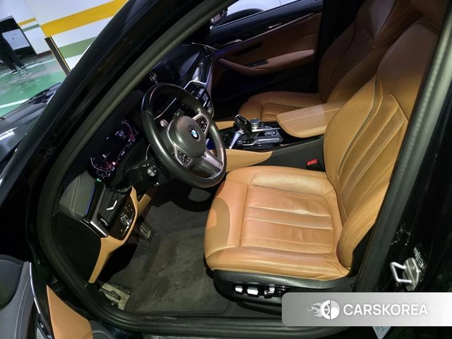 BMW 5 Series (G30) 2020 Черный из Кореи