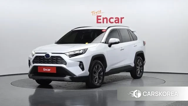 Toyota RAV4 5th Generation 2023 Белый из Кореи