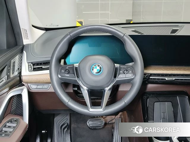 BMW iX1 2024 Темно-серый из Китая